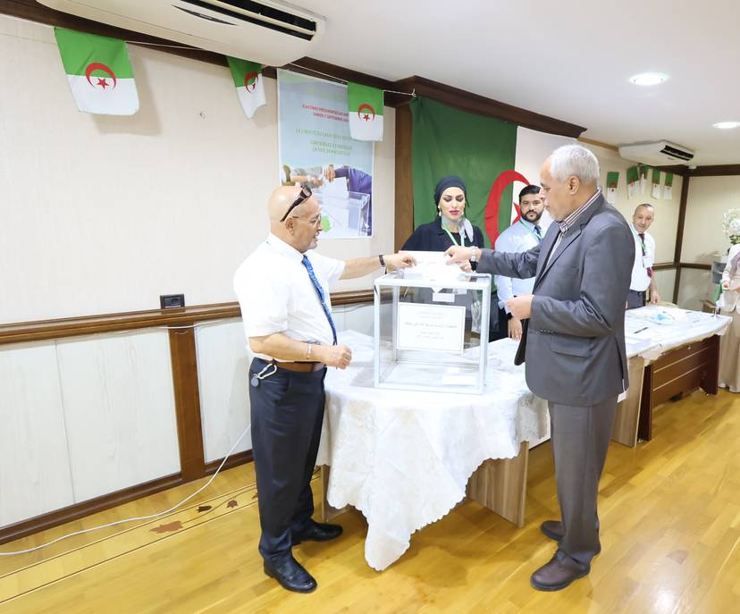 Beginning of the presendential elections at the Embassy of Algeria in Baku today