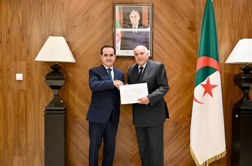 M. Attaf reçoit le nouvel ambassadeur de la République du Tadjikistan en Algérie